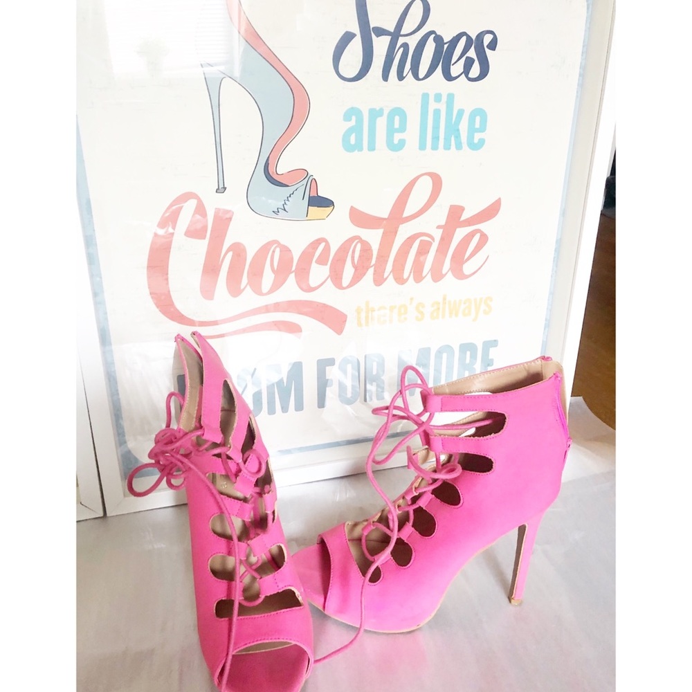 Trendy pink heels size 8
